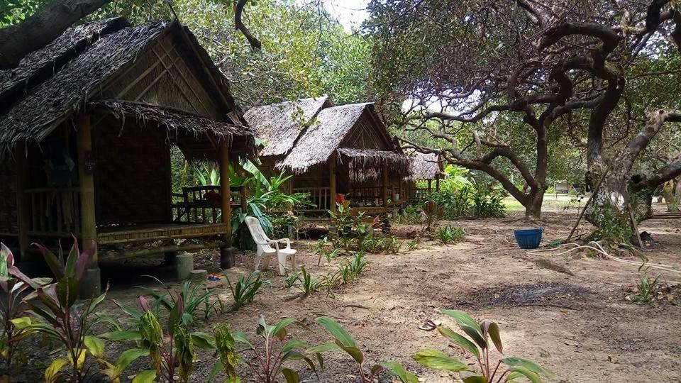 Chalee Tropicana Bungalow Koh Phayam Exterior foto